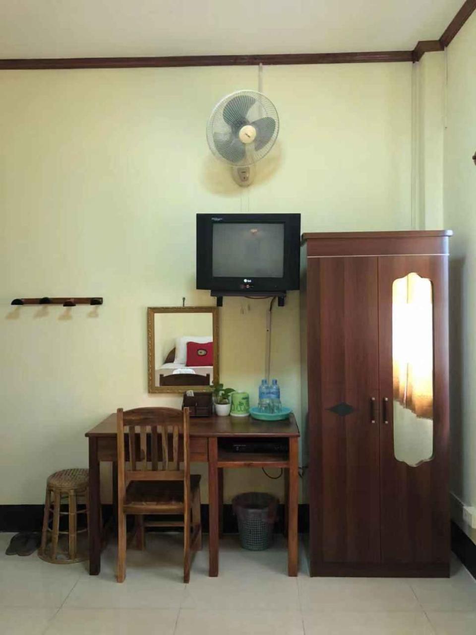 A Tee Guesthouse Луанг Прабанг Екстериор снимка